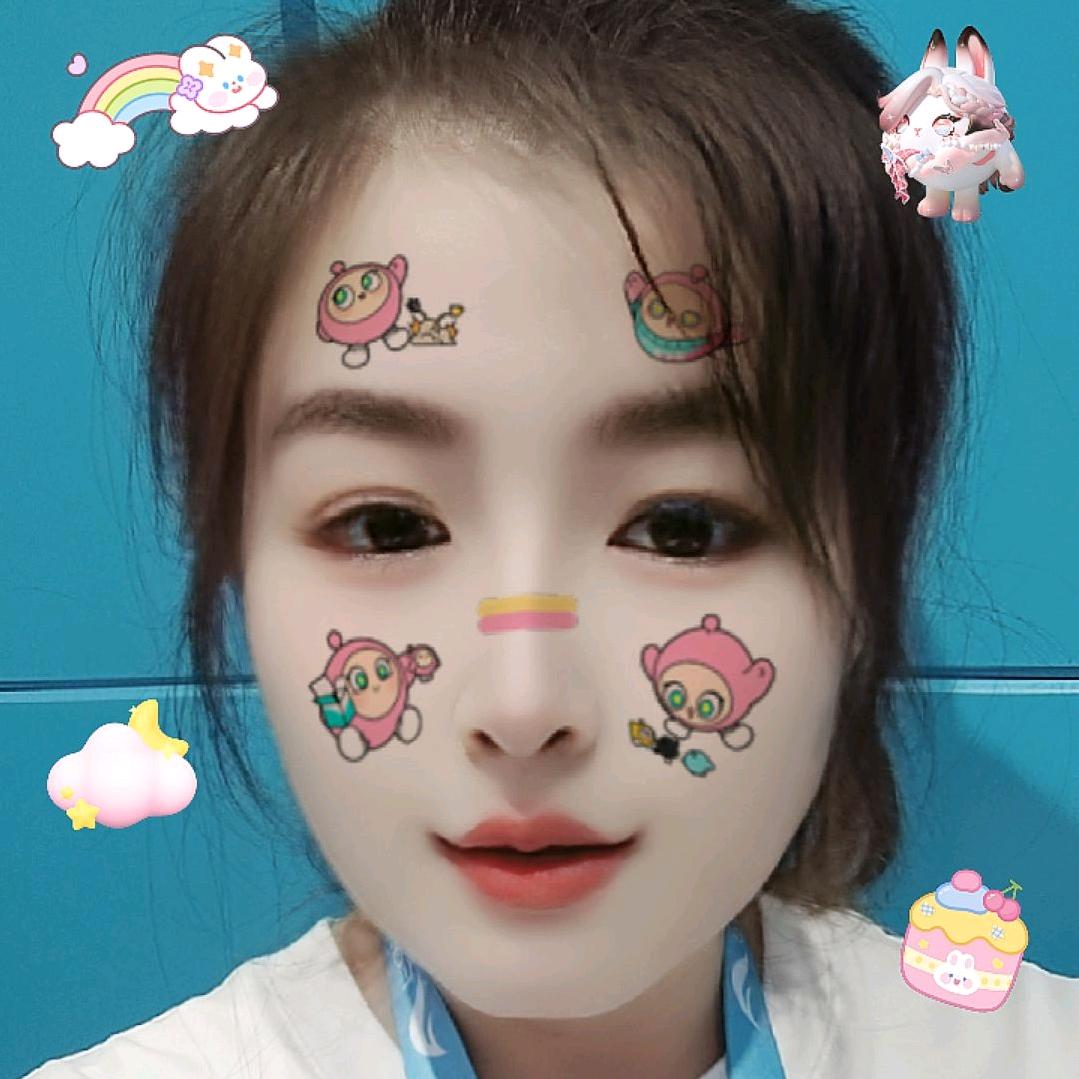 王静静 😊