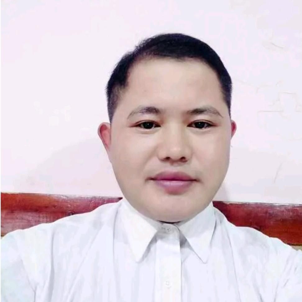 秦伯龙