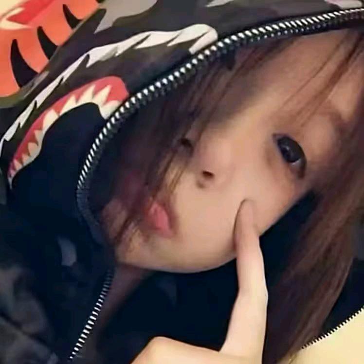 爱哭的小妮