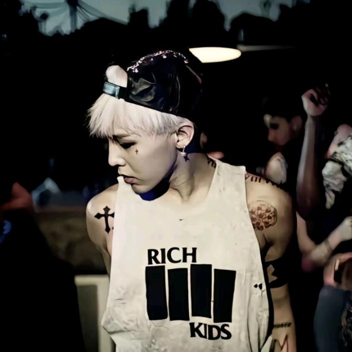 人傻嘴不甜还没钱