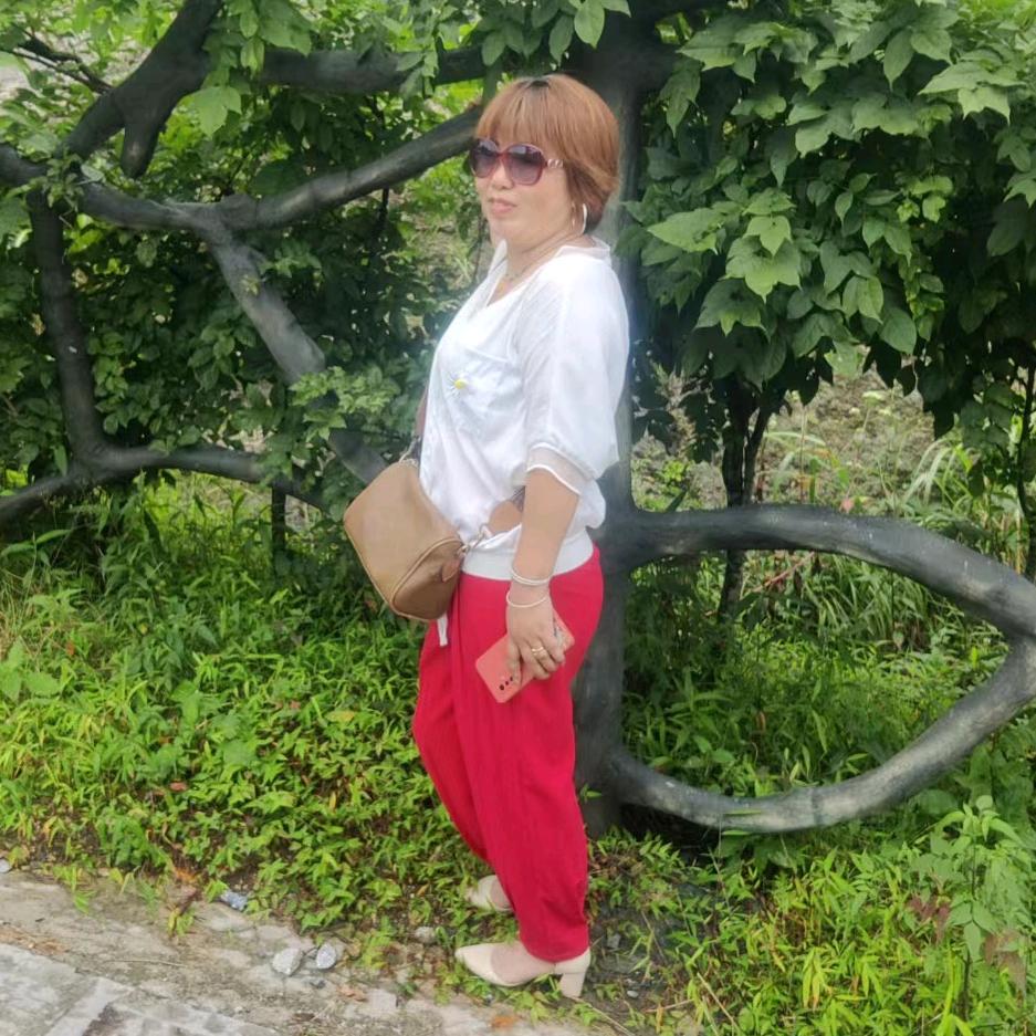 高铁新村友谊军鼓队萍萍