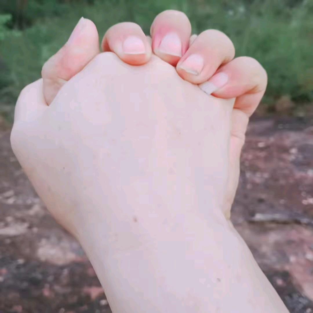 白云。