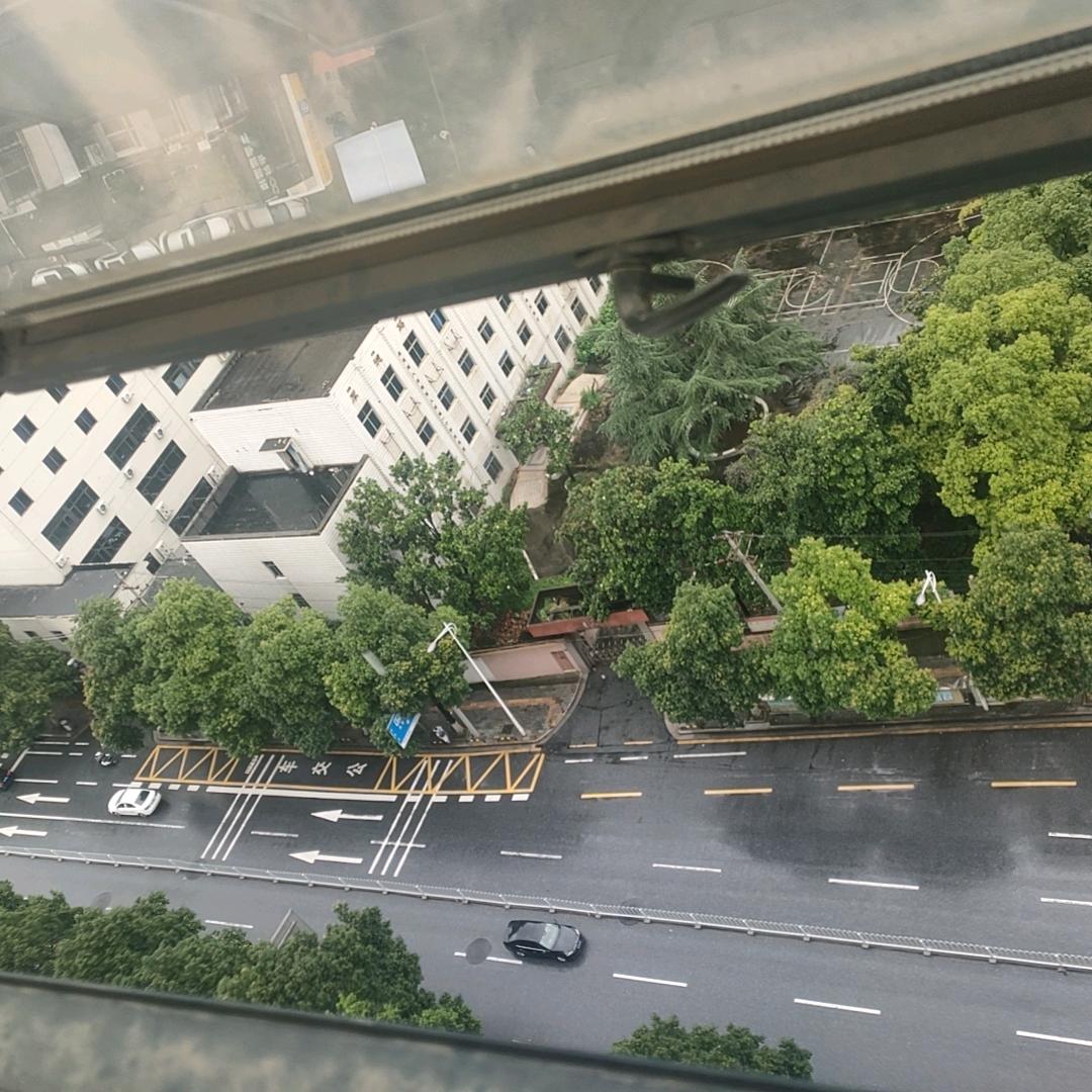 哈哈
