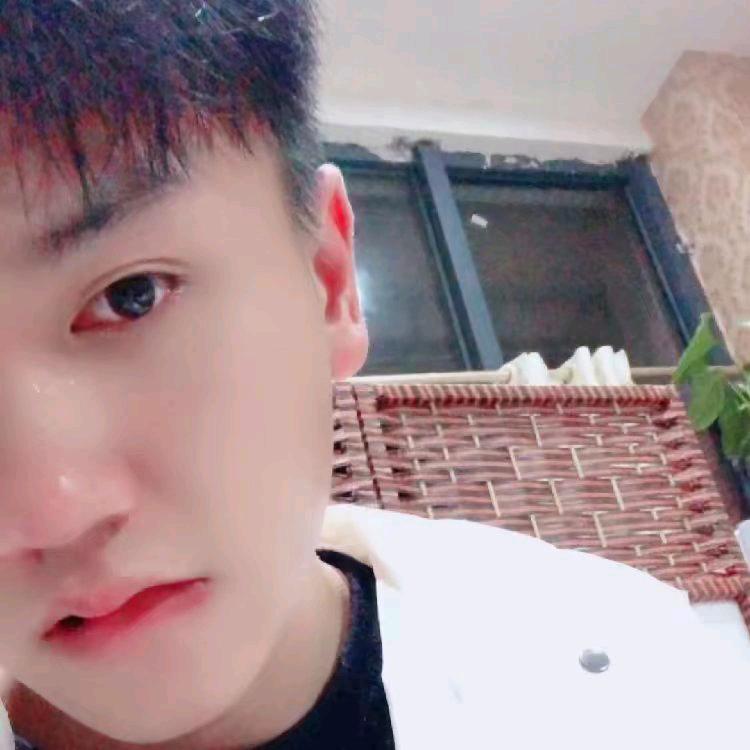 A毛拖鞋的铭哥