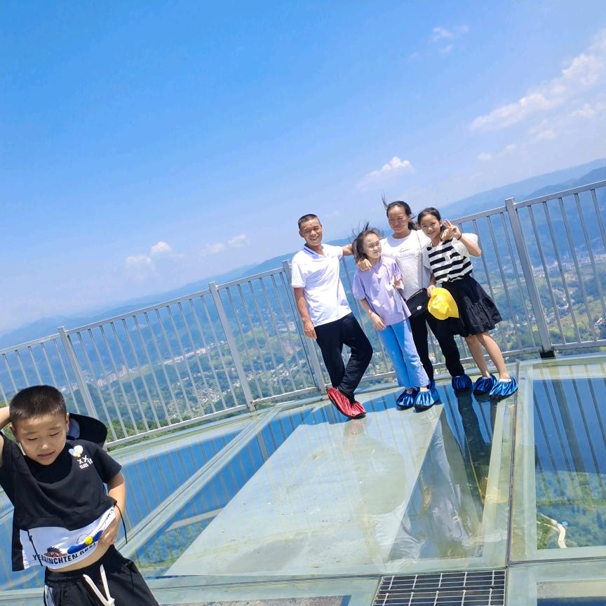 三个小孩的保妈🌹🌹🌹