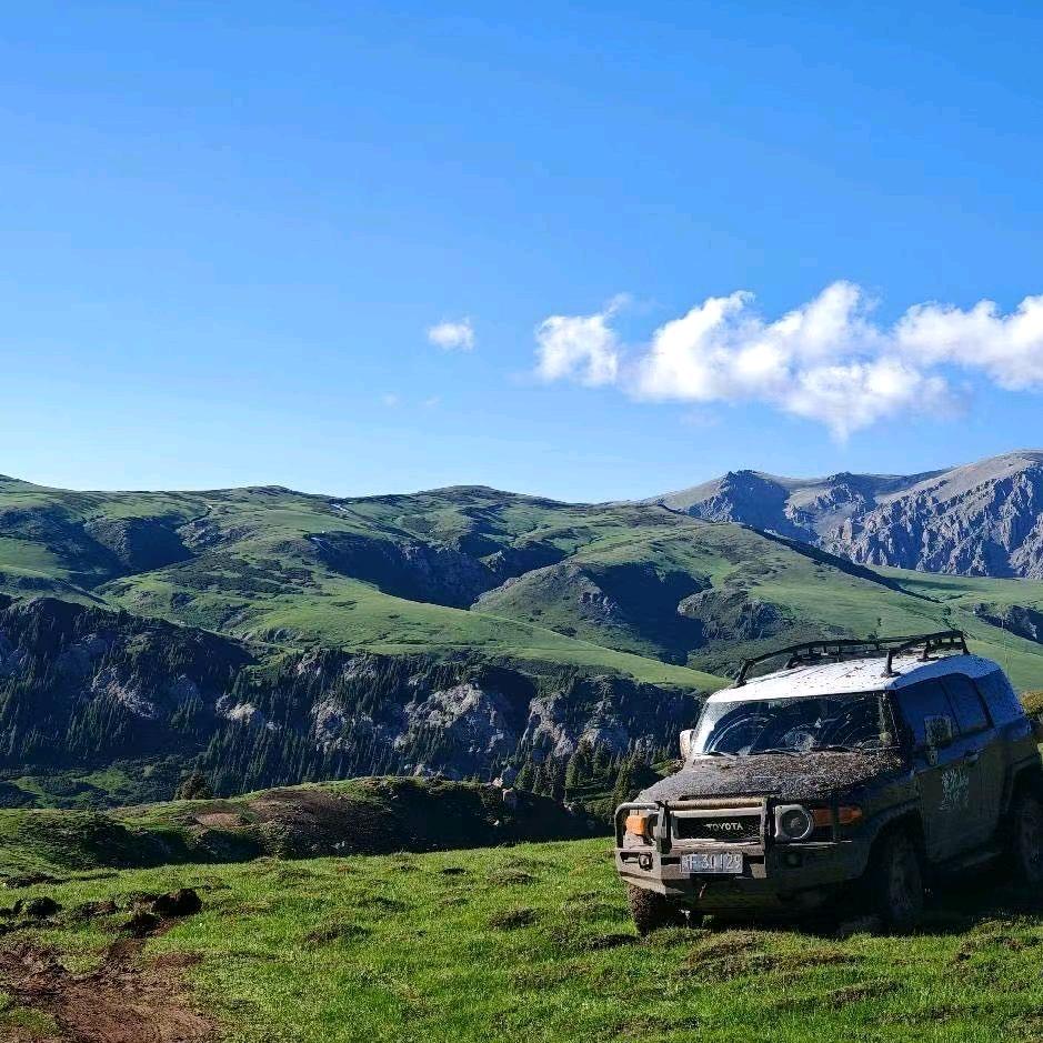 伊犁雪域之王越野穿越