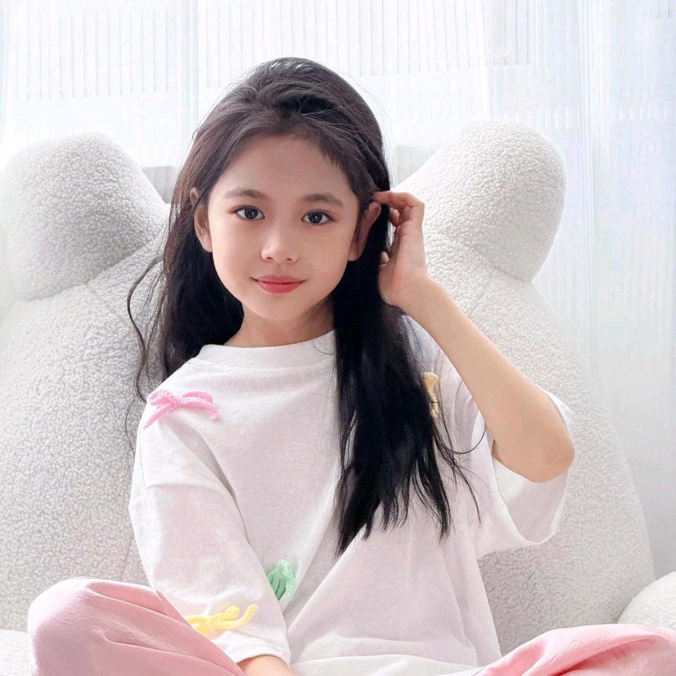 Yingying（颖颖）