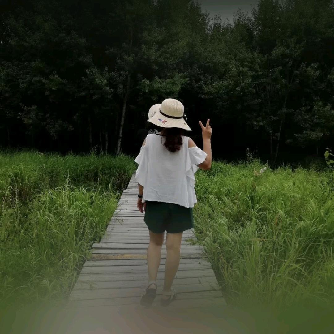 嘴角上扬