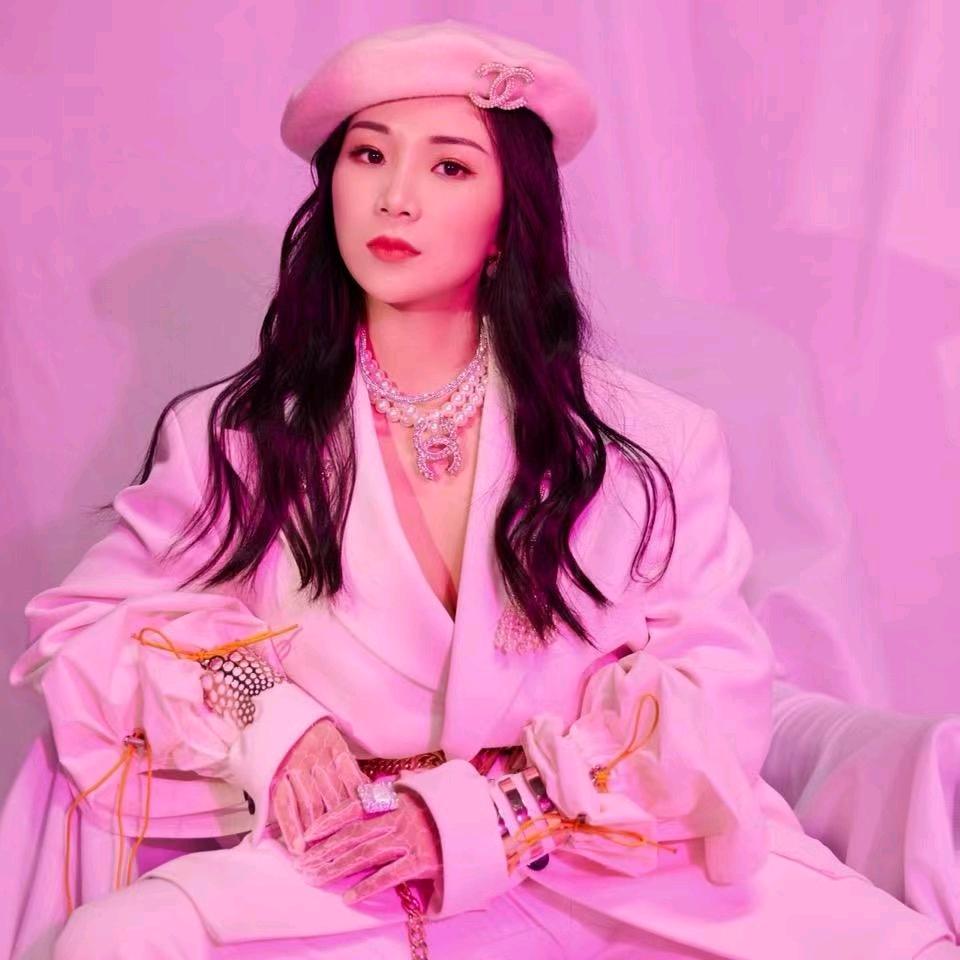 鹿鹿聆听