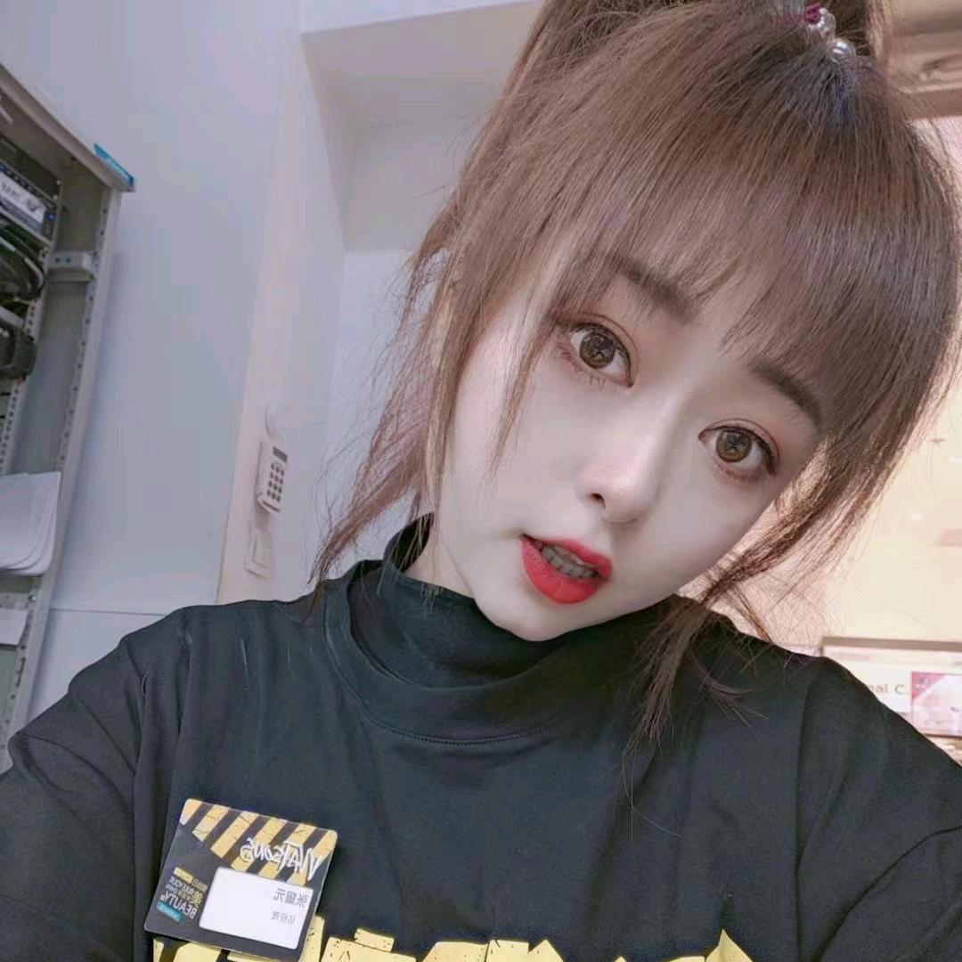 小菲。。