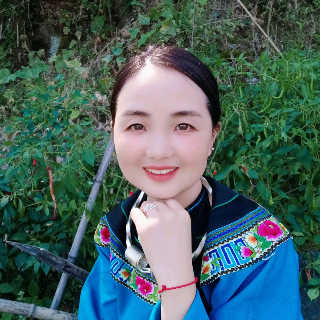 隆隆大姐