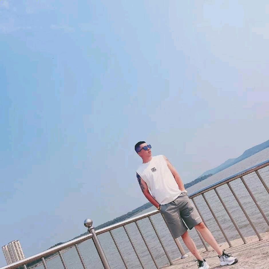 阿伟呀——