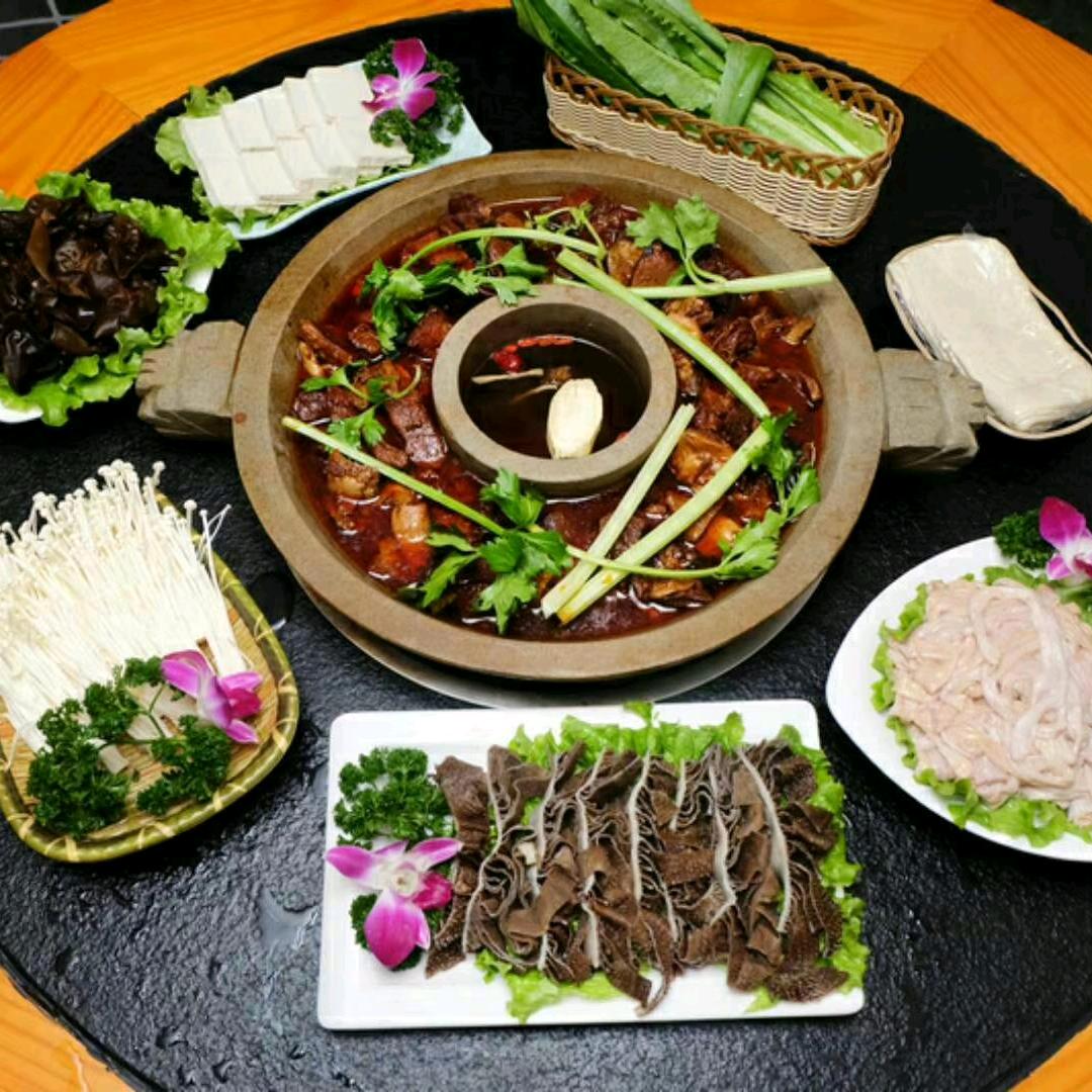 格尔木高原特色牦牛肉火锅店