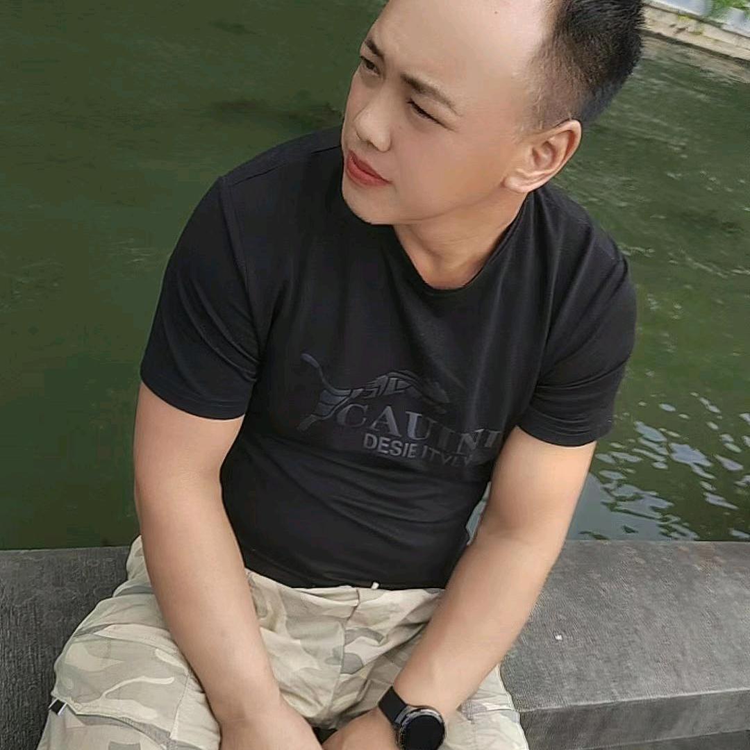 骑着蜗牛看世界的旺哥