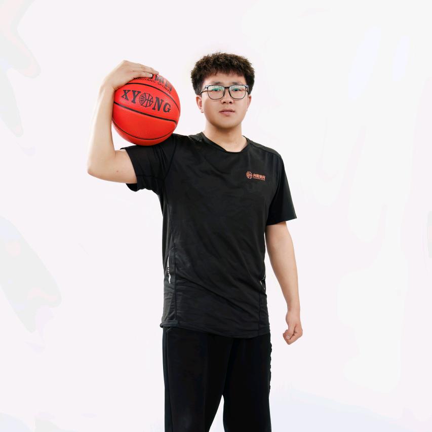 向阳体育篮球刘教练
