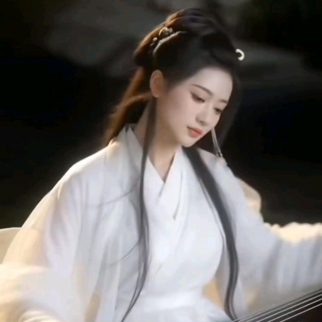 ╭(╯ε╰)╮珍宝{╭(╯ε╰)