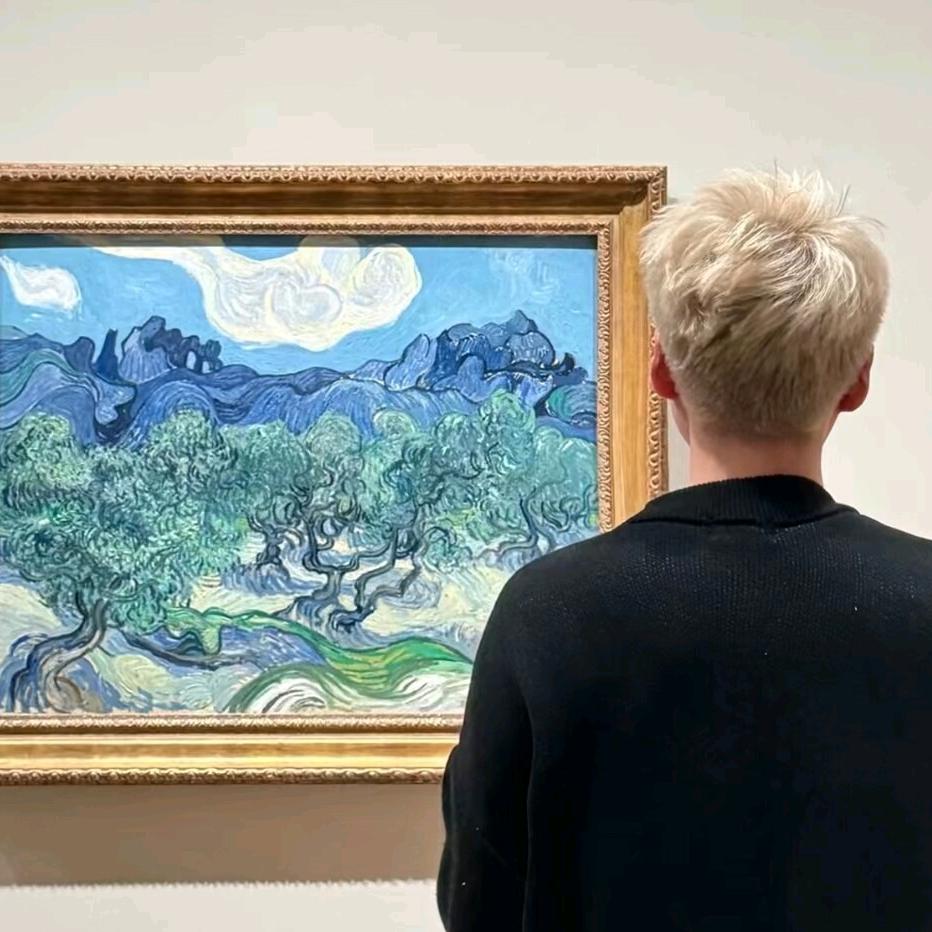 悲伤积积痛.