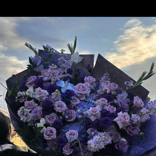 济南芊熹鲜花气球派队李