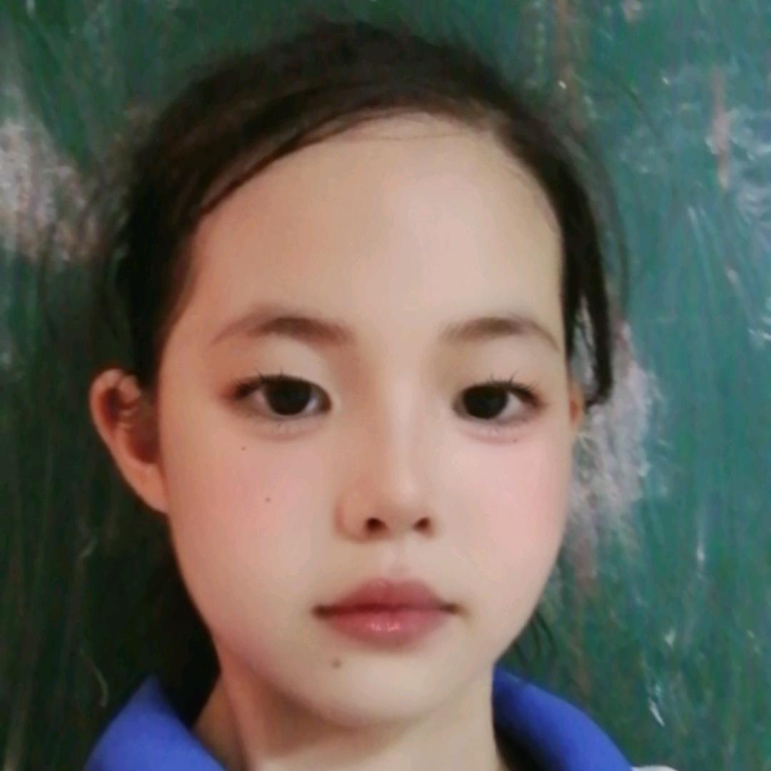 弹古筝的妞妞呀