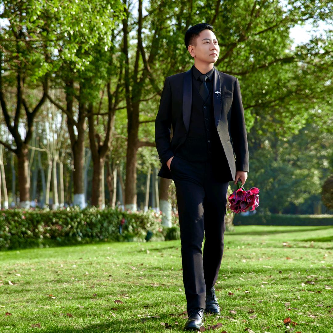 朗选电商创意屋