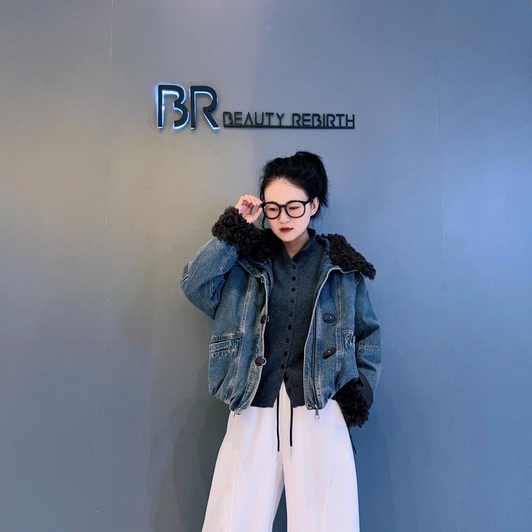 新蔡喜盈门二楼BR女装