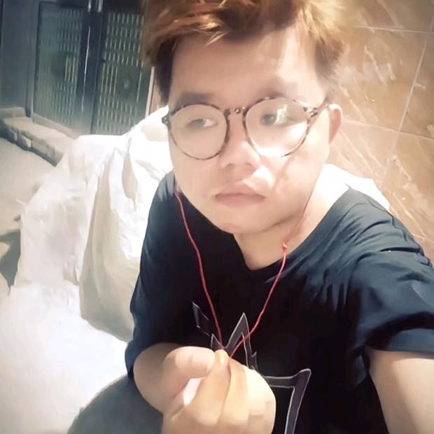 你总不开心