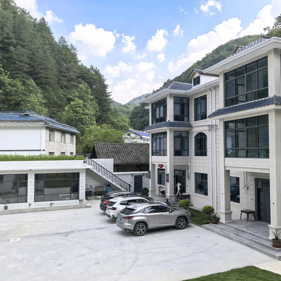 曾家山福满春名宿