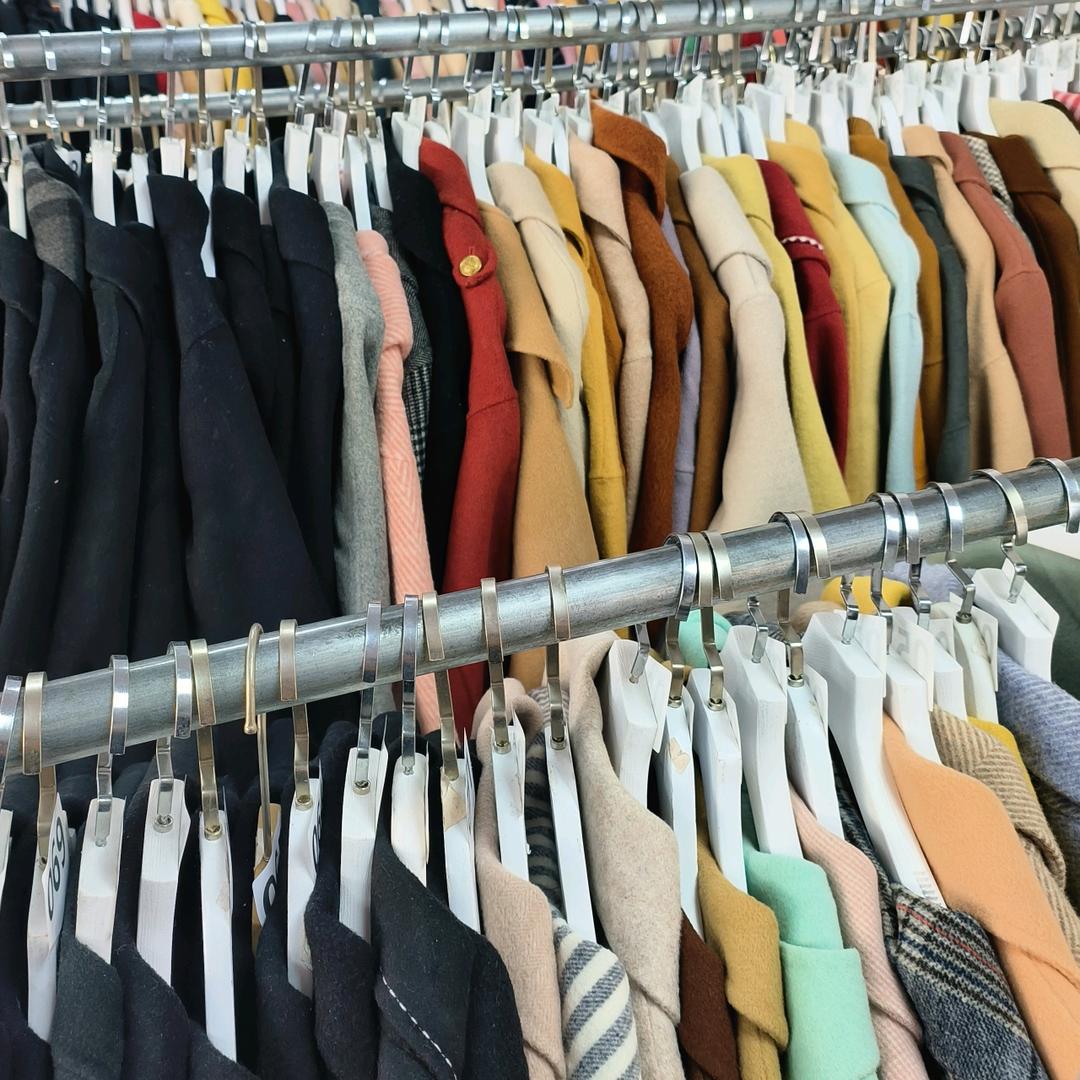 六只羊服饰店