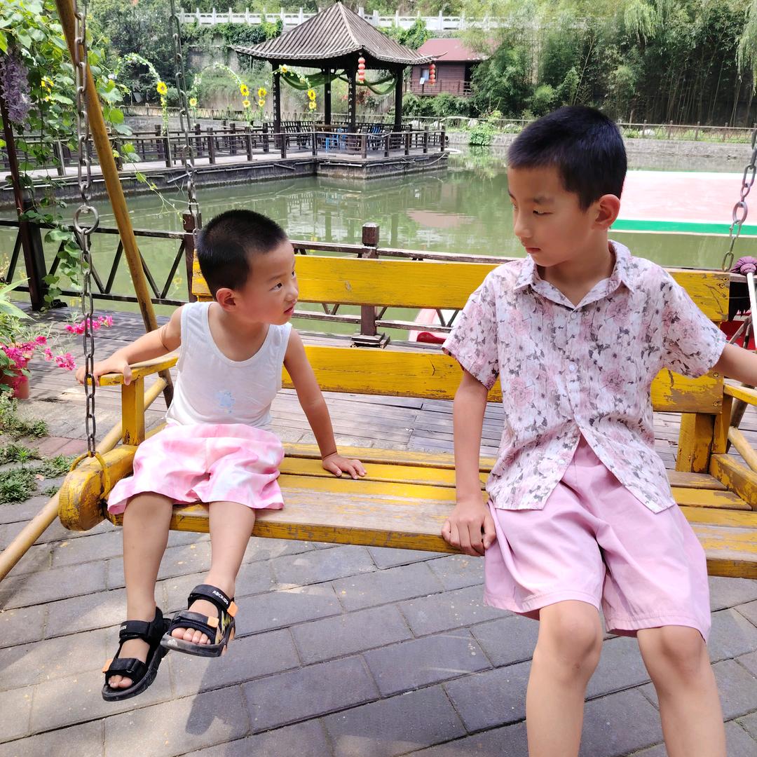 看👀……是小胡❤️