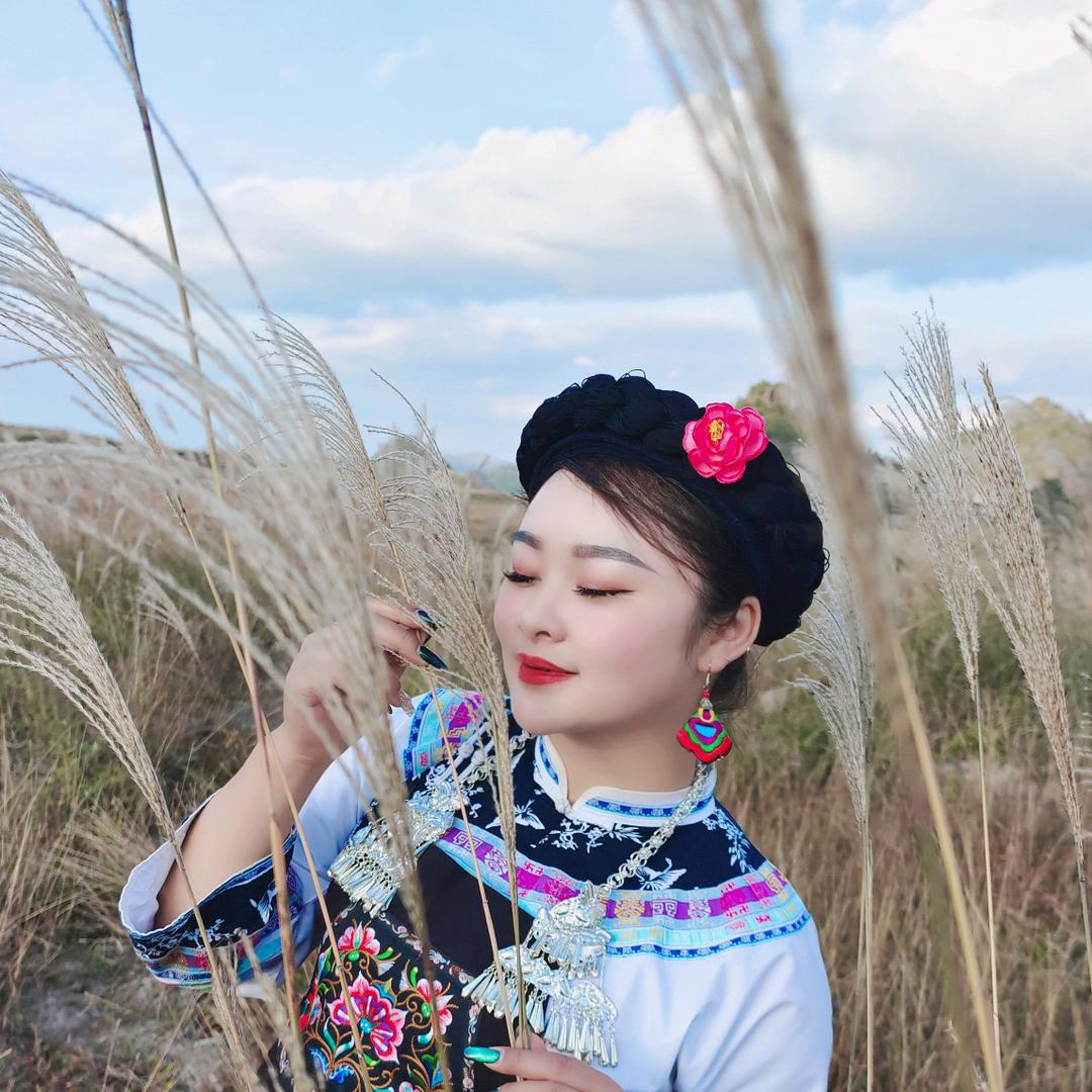 布依💋黑牡丹