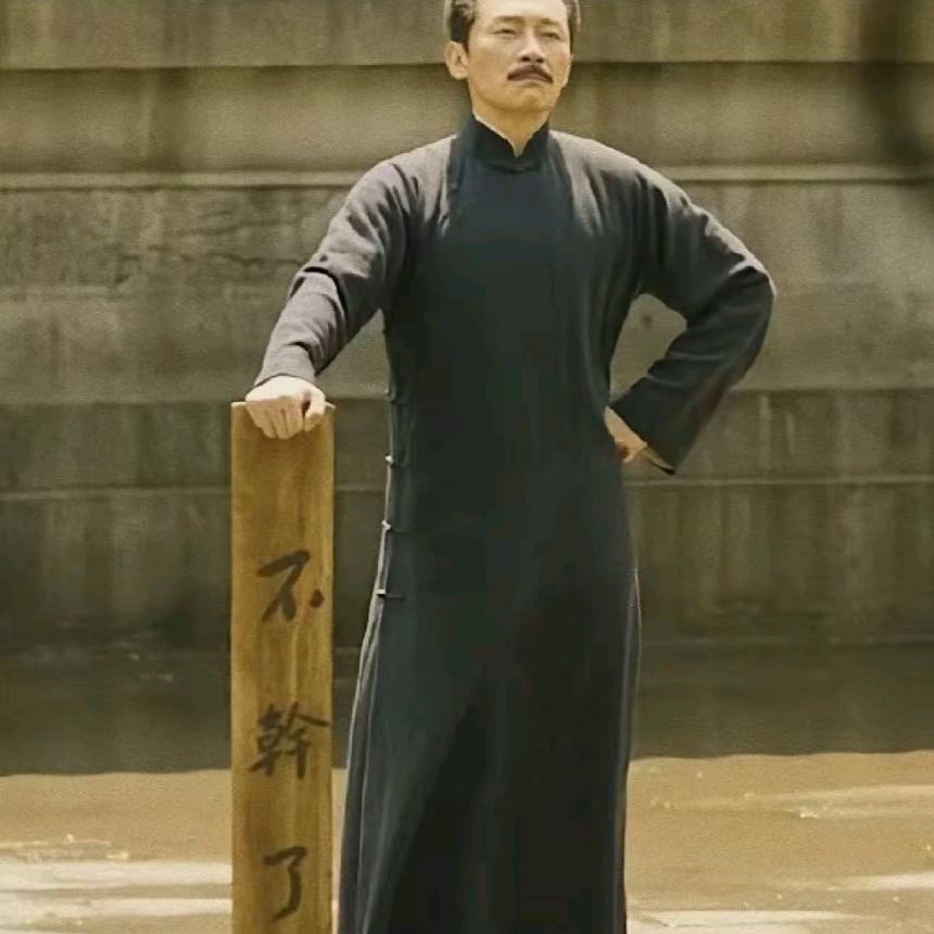 幂蜂小癫癫（毕业不从医版）