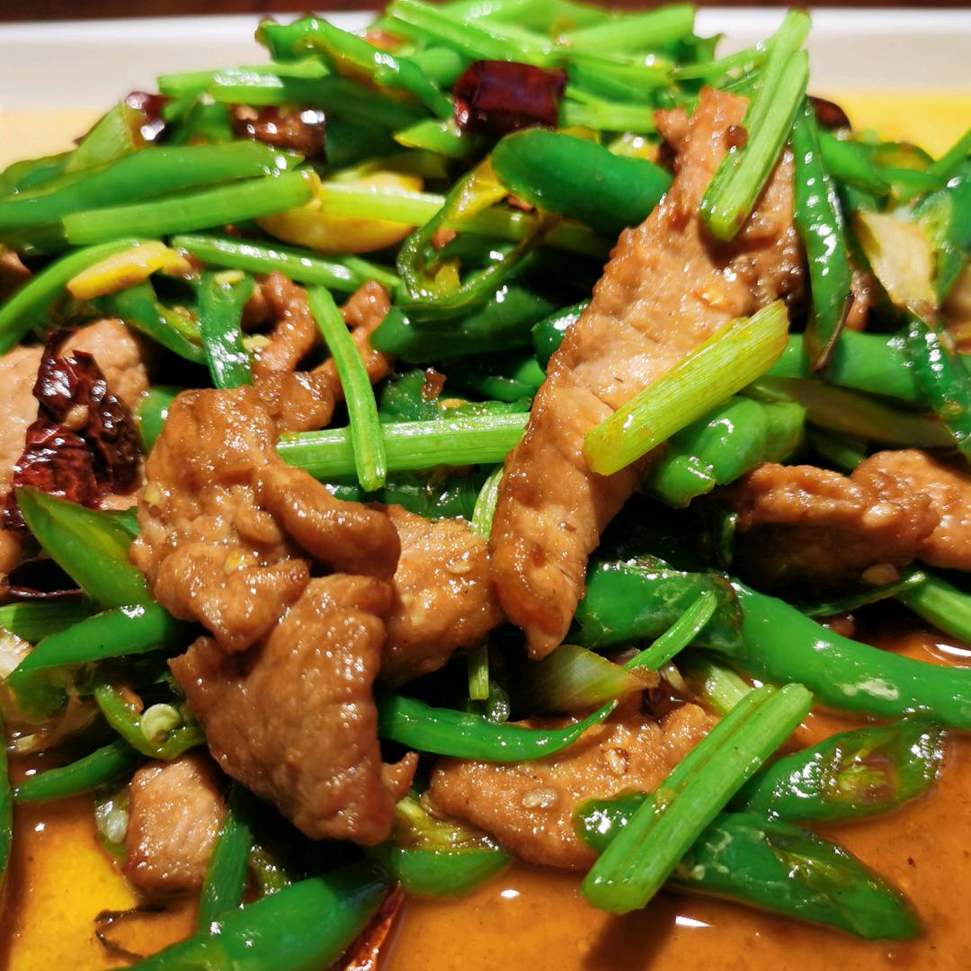 厨师长王师教做菜