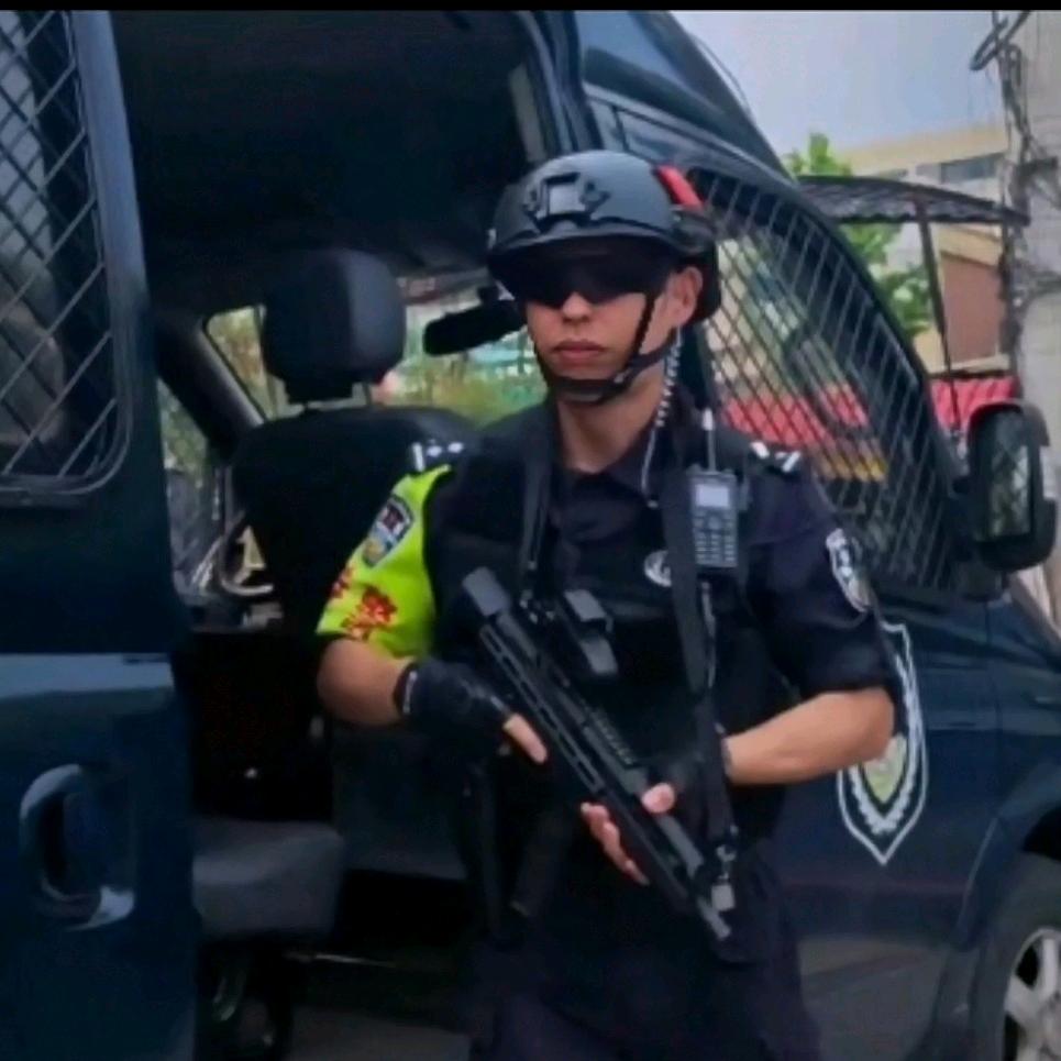 小李同志