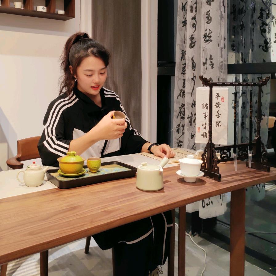 苏州办公家具-帅帅