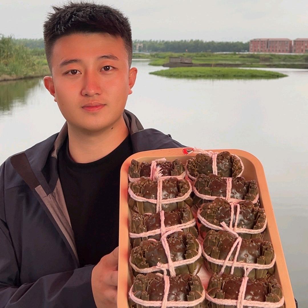 江苏兴化大闸蟹