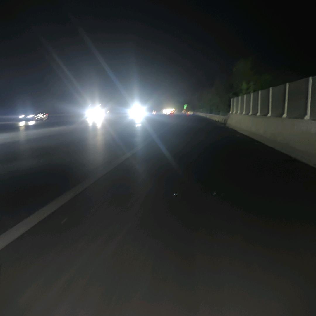 安装监控   摄像头