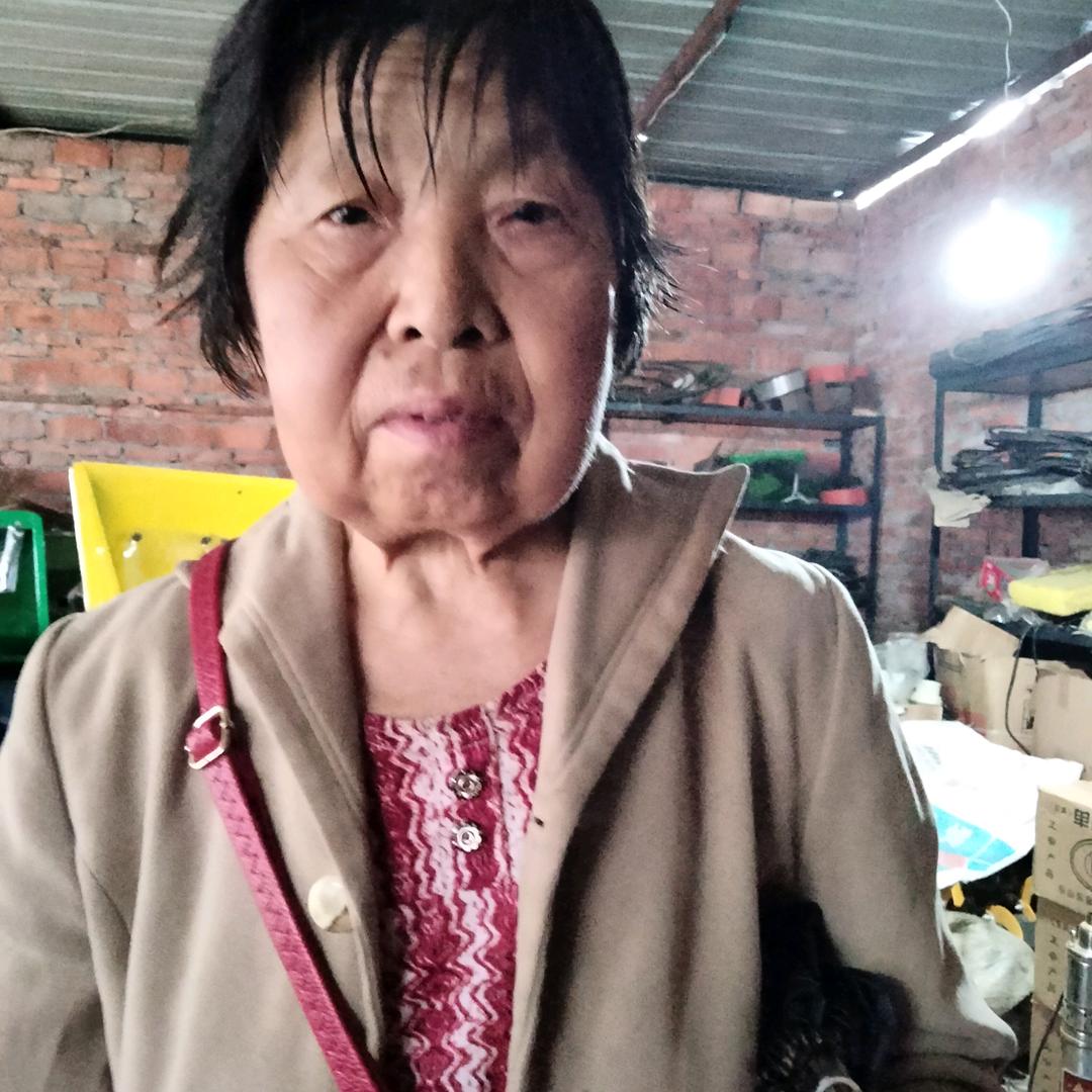 李世琼