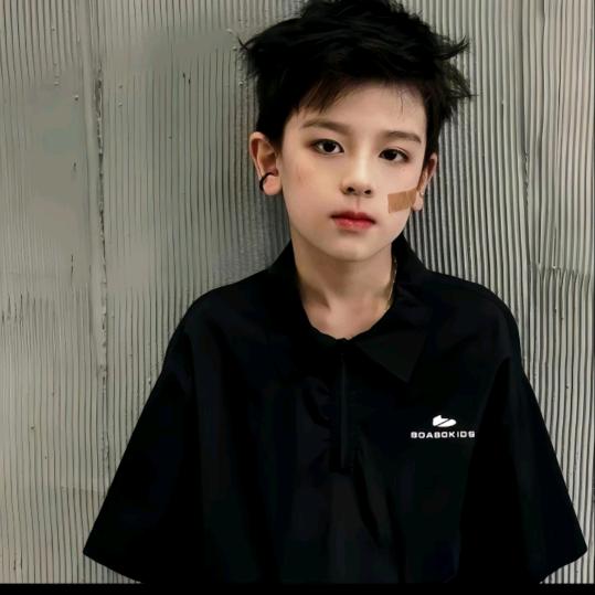 左滼见过荣浩了