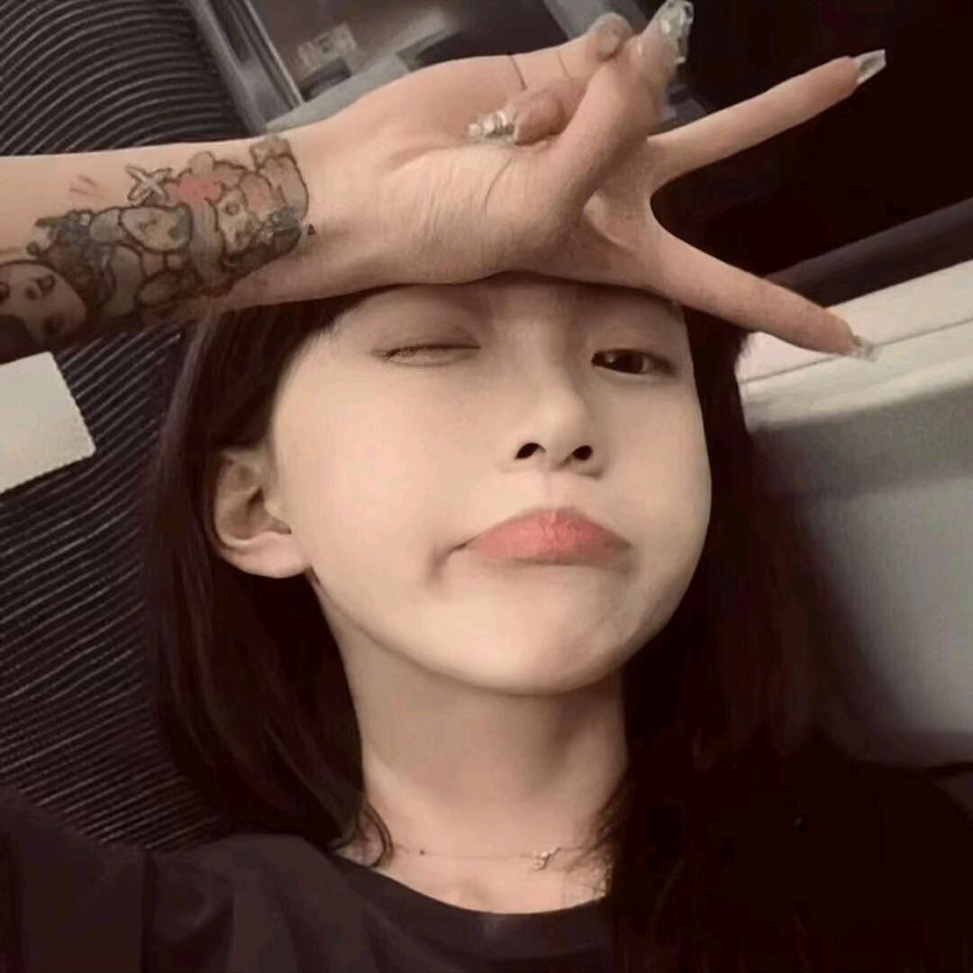 你看起来像笨蛋