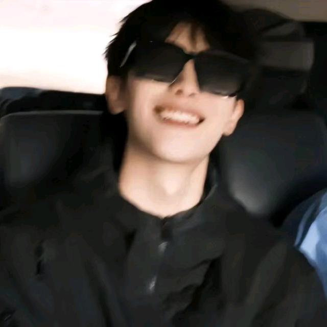 终不似，少年游