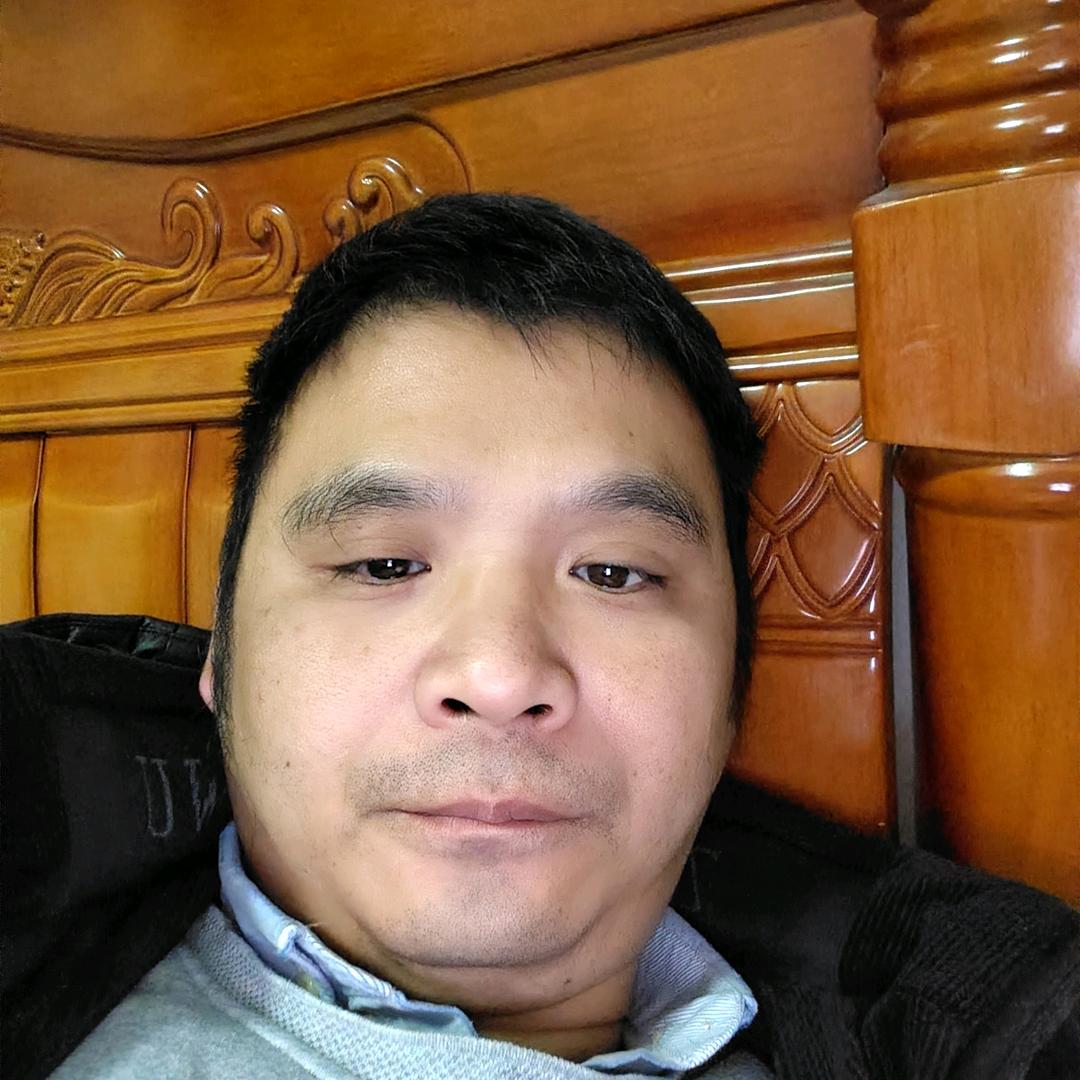 何平