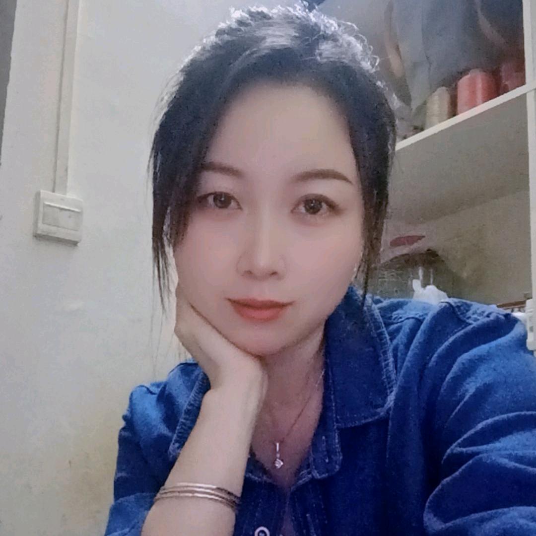 平江百丽汽车脚垫