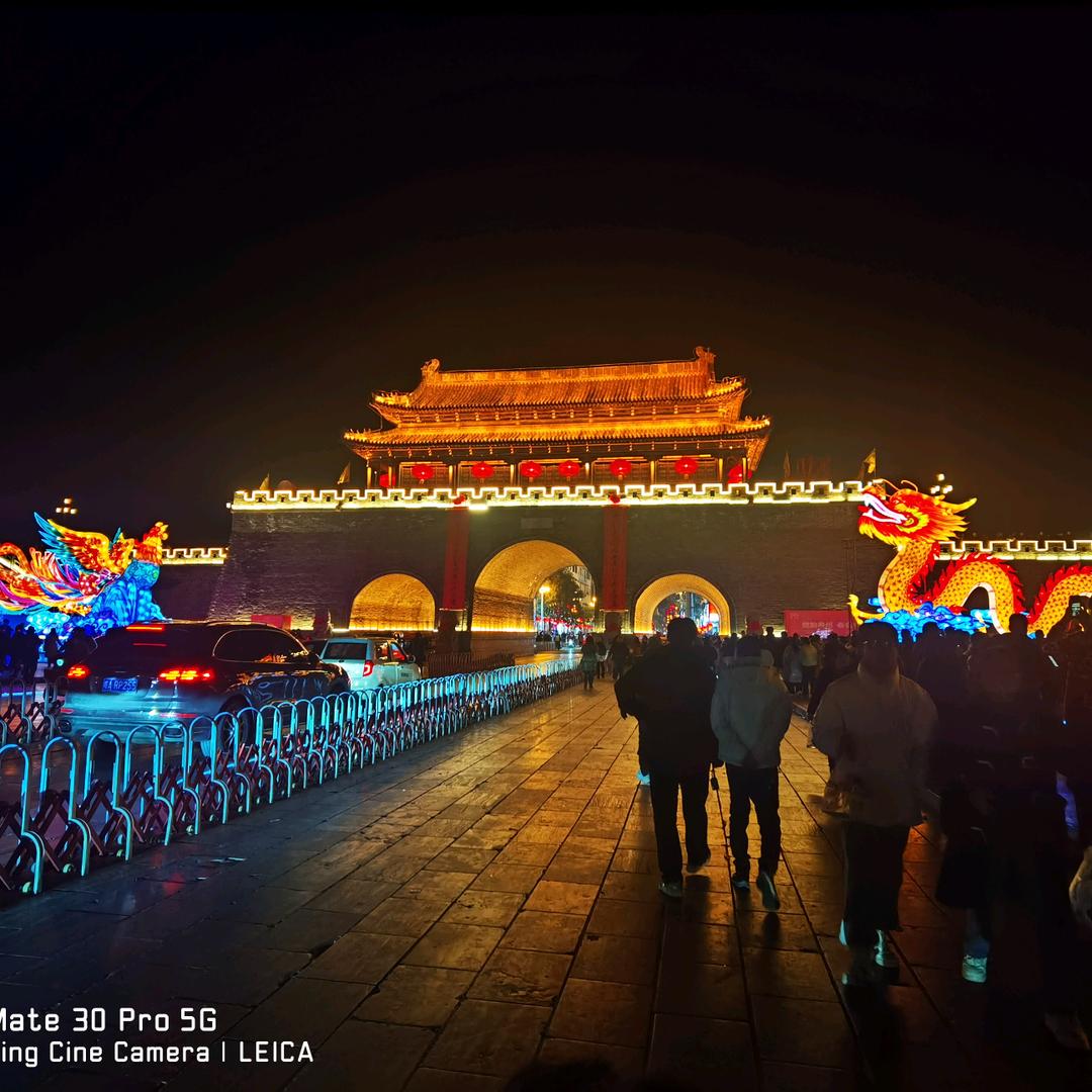 LᎭₑﻬ X   Y   Zএ⁵²º᭄