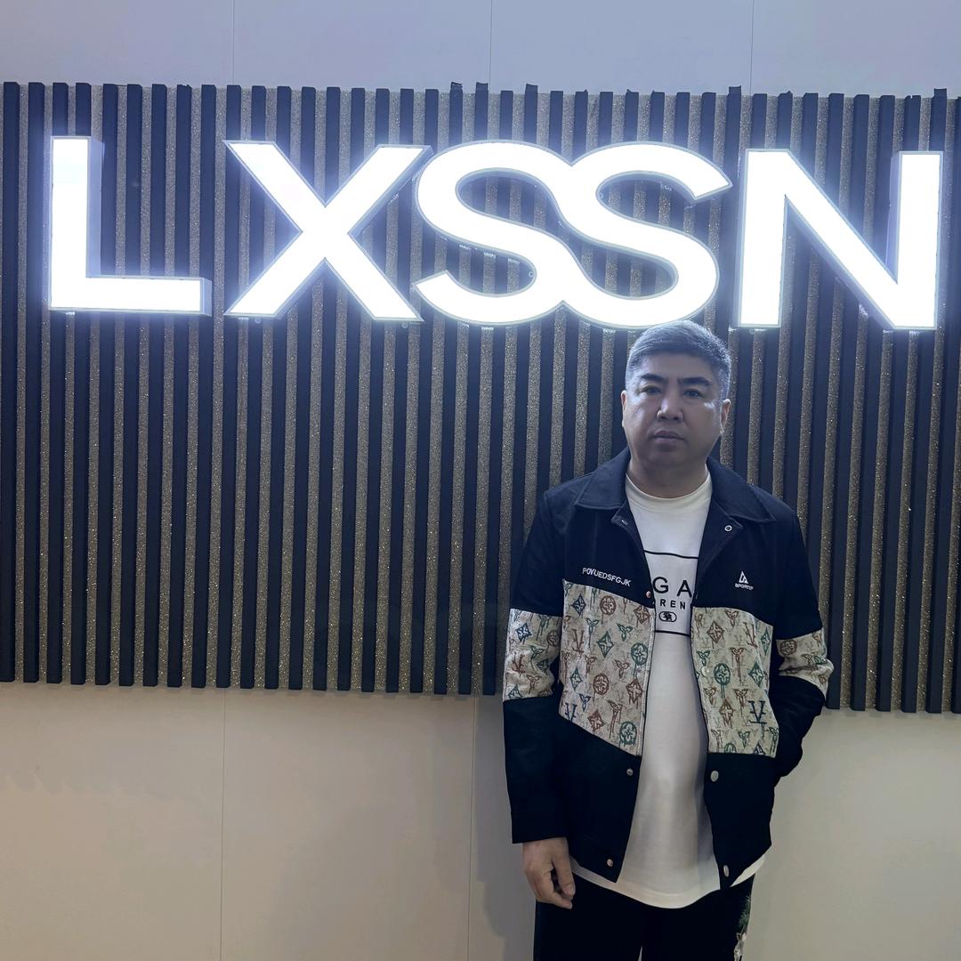 广州隆兴上衣柜收纳