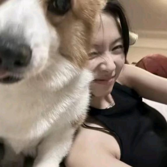 亦妤&