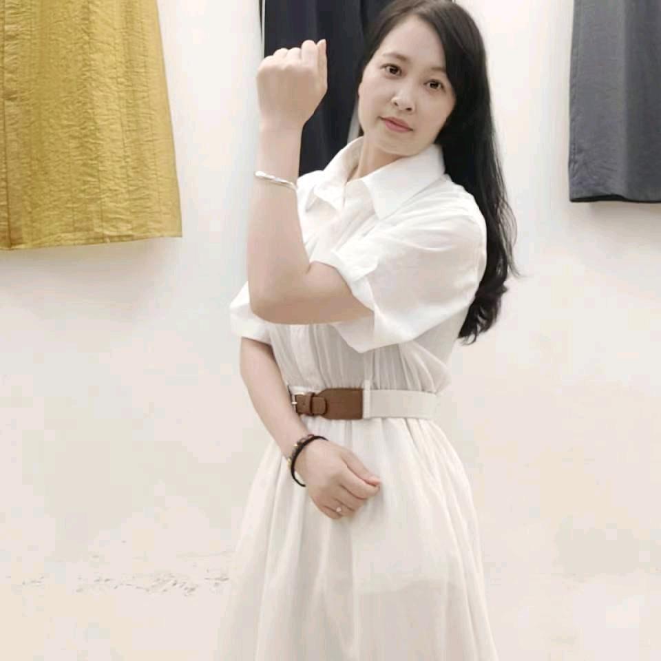 峨边休闲广场艾蕾莎服装店