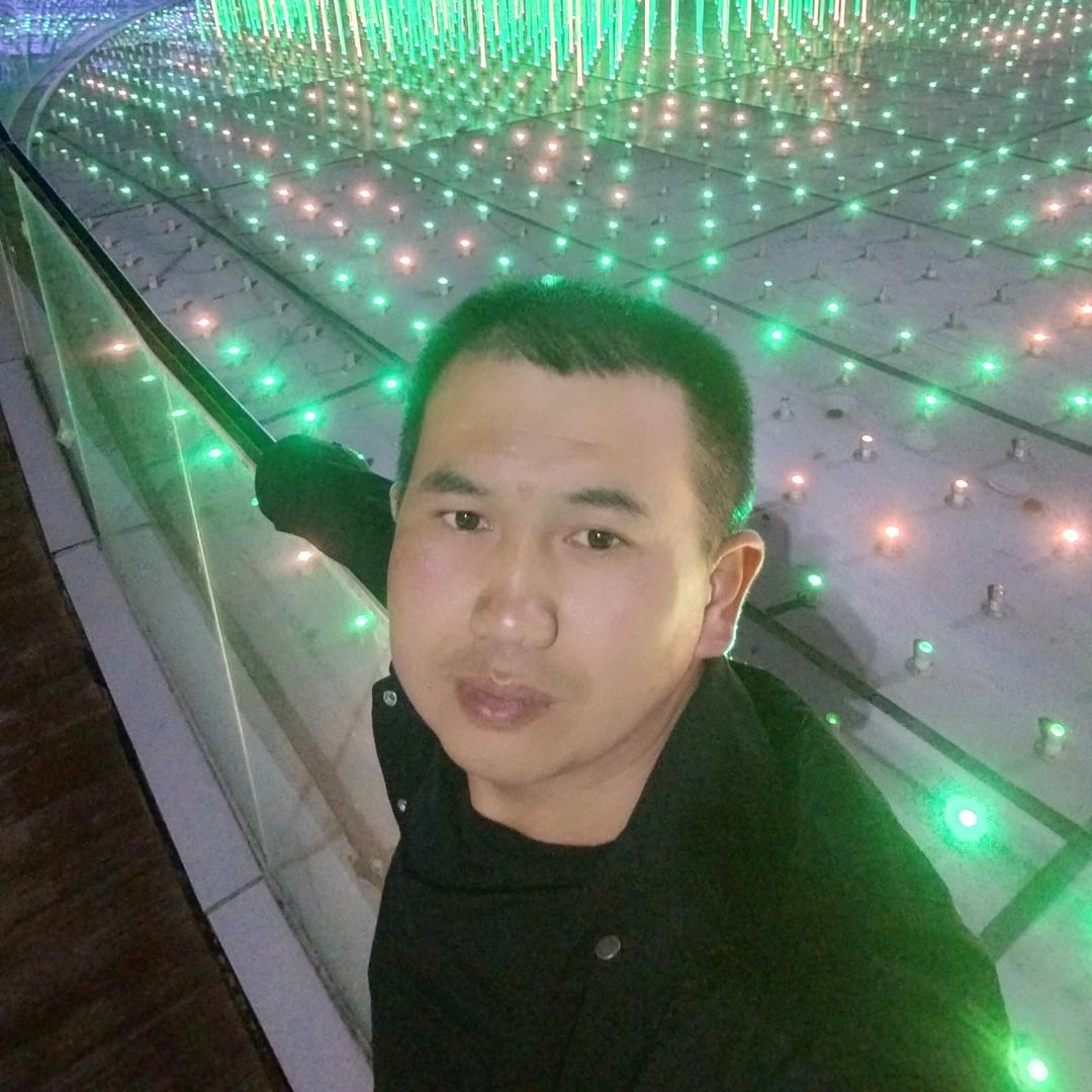 开心快乐每一年，奋斗的东仔