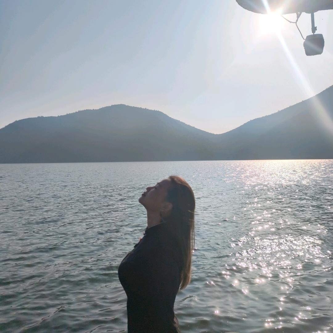 马尾姑娘女汉子