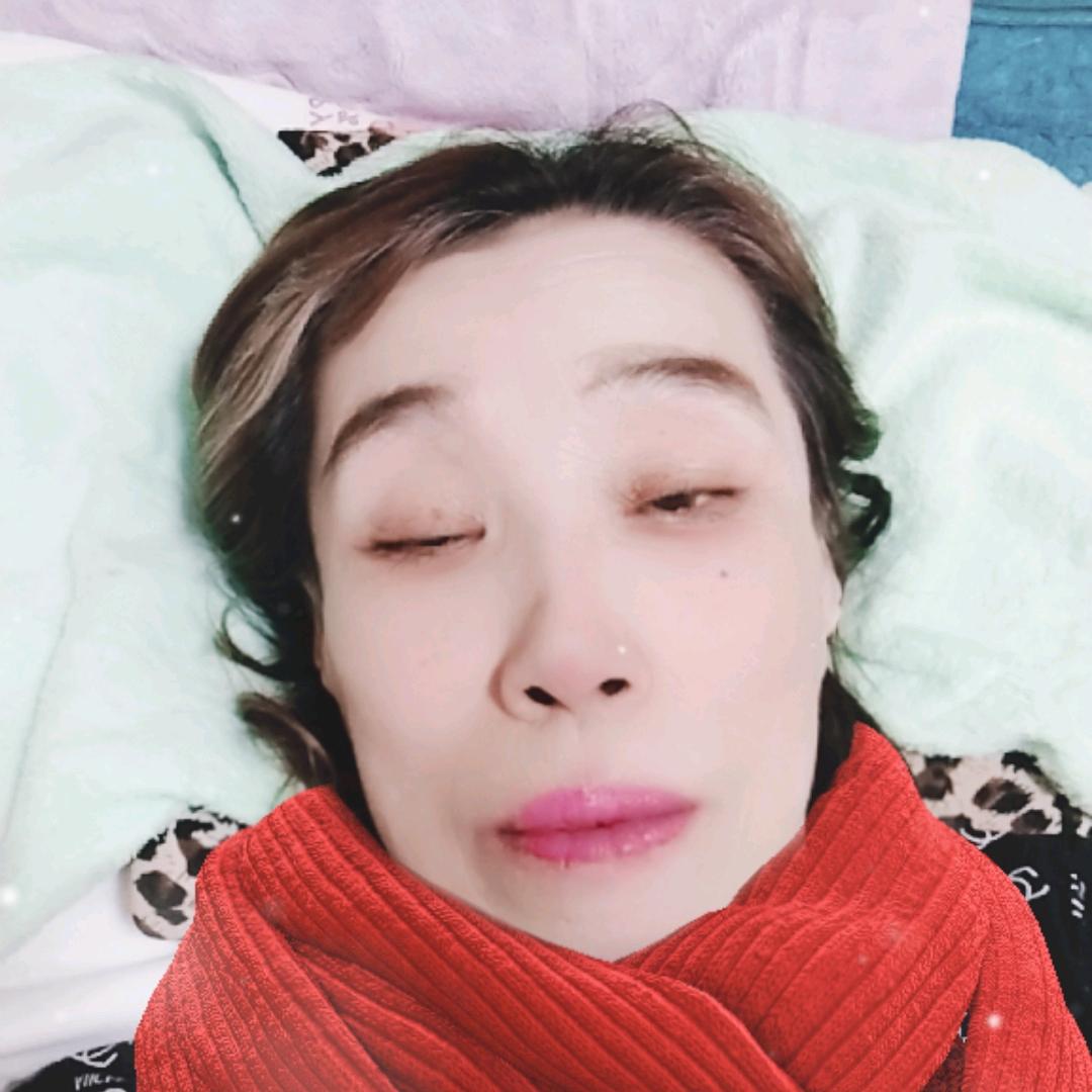 开朗大vs电摇大军