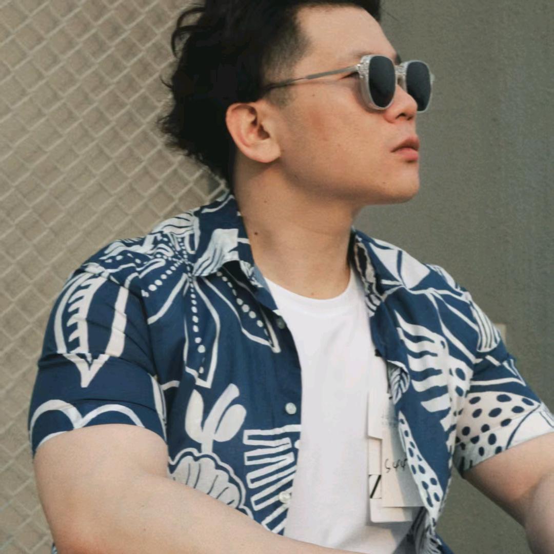 胸口碎大石先生